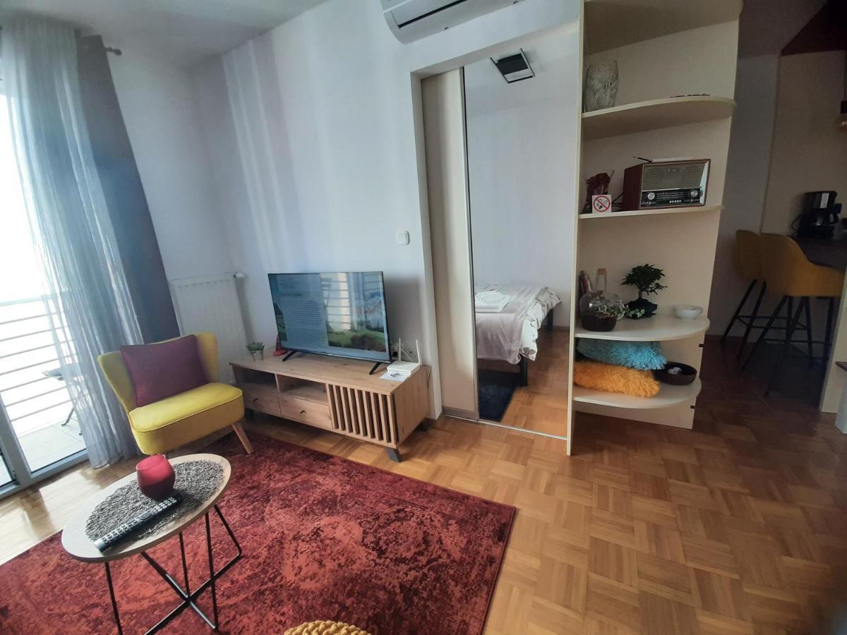Apartment Relax With Infrared Sunshower Varaždin Eksteriør billede