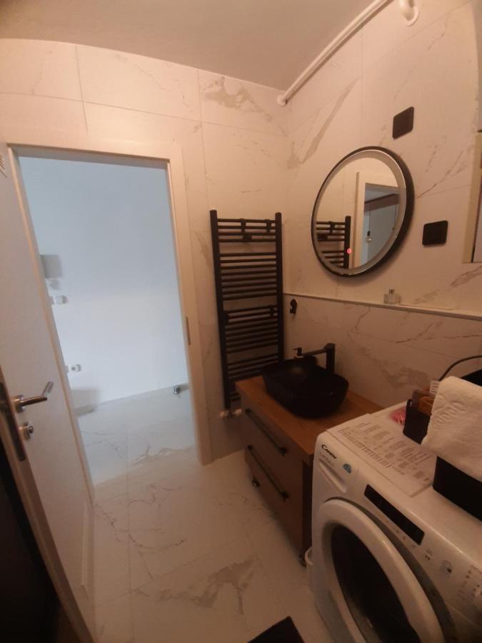 Apartment Relax With Infrared Sunshower Varaždin Eksteriør billede